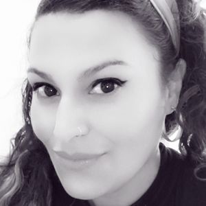 Meet your Posher, Crystal